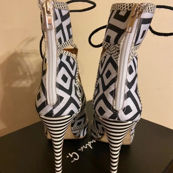 Alexandra G heel 7.5 Womens - Picture 4 of 8